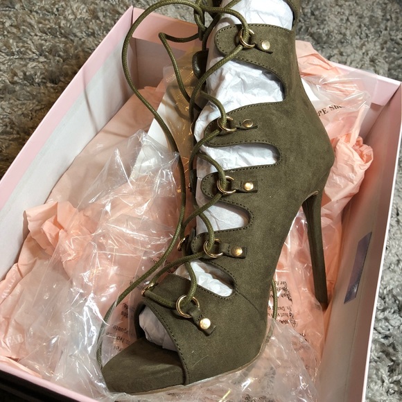 Just Fab heels - Picture 2 of 6